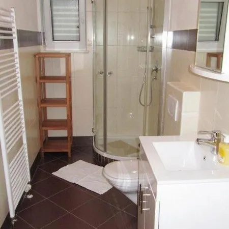 Studio Fur 4 Personen Ca 44 Qm In Vodice, Dalmatien Norddalmatien - B60485 *
