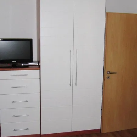 Studio Fur 4 Personen Ca 44 Qm In Vodice, Dalmatien Norddalmatien - B60485 Апартаменты Водице
