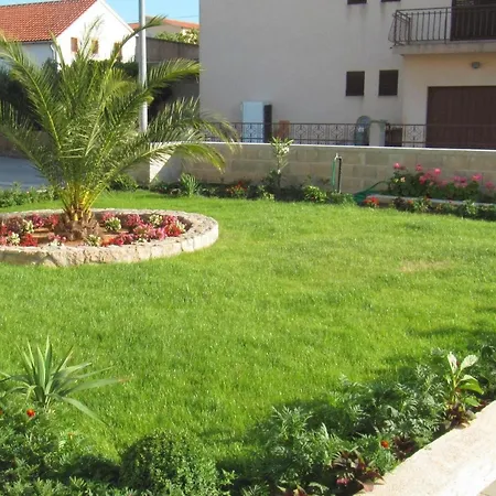 Studio Fur 4 Personen Ca 44 Qm In Vodice, Dalmatien Norddalmatien - B60485 Апартаменты Водице
